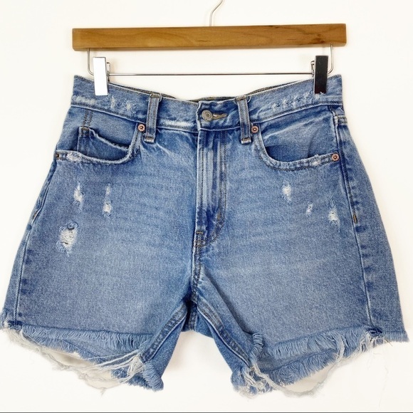 OLD NAVY High Waisted Distressed Boyfriend Jean Shorts Size 0 Frayed Hem - Picture 1 of 7